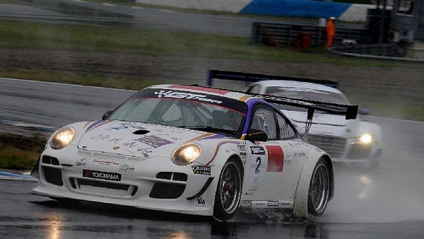 Porsche overpowers McLaren and Lamborghini in a rain soaked race