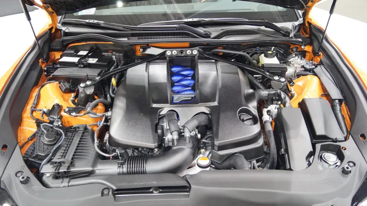 resize_lexus_rc_f_-_silnik_5-0_v8_-msp15